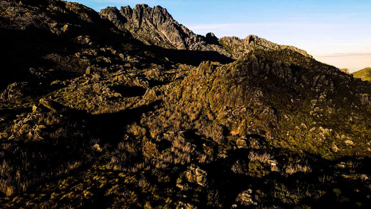 Agulhas + Travessia da Serra Negra