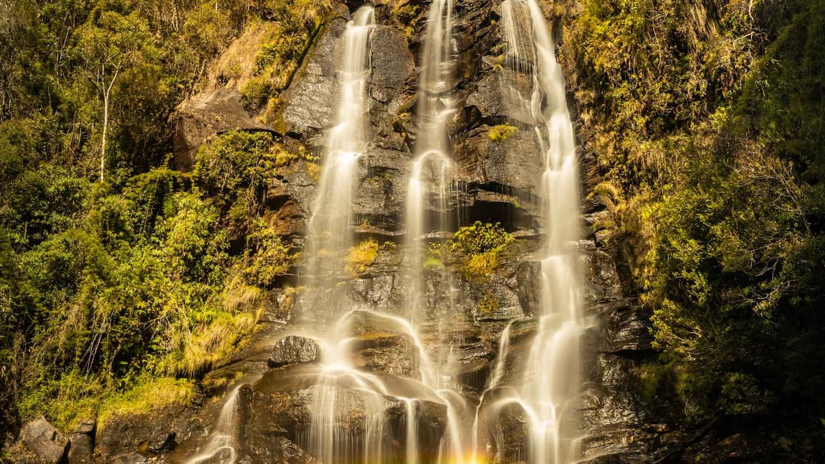 Travessia Pico do Papagaio x Cachoeira dos Garcias